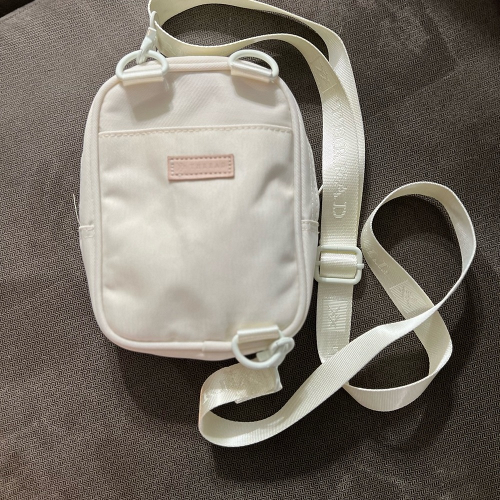 Thread Crossbody - Picture 3 of 3
